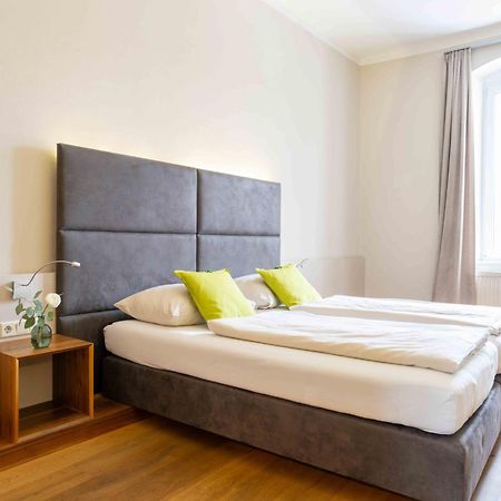 Eee Hotel Perg Bagian luar foto