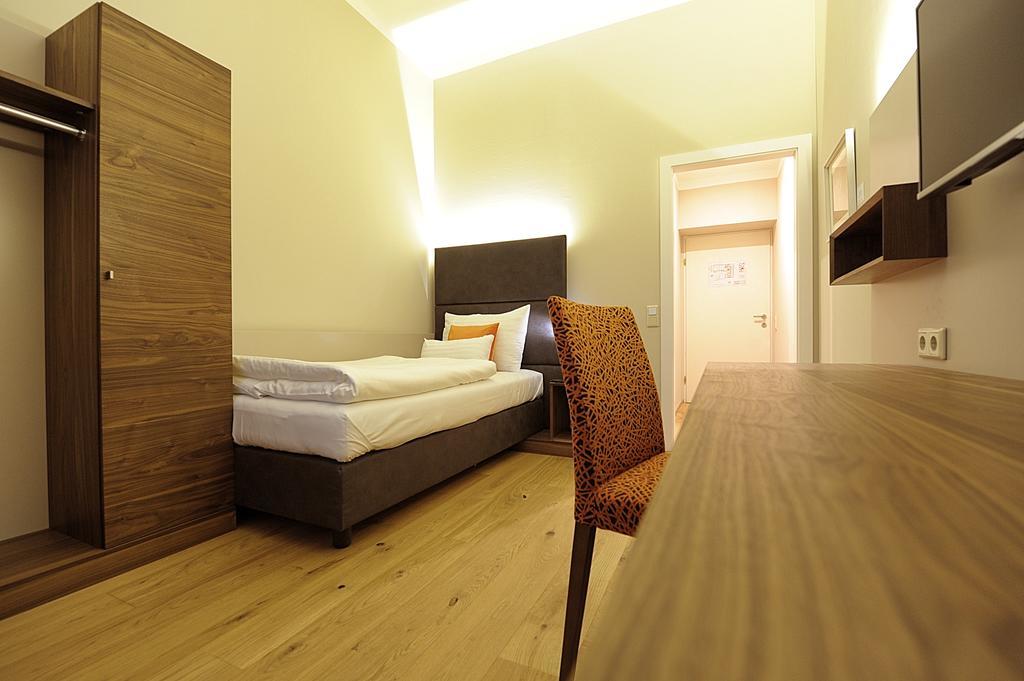 Eee Hotel Perg Ruang foto
