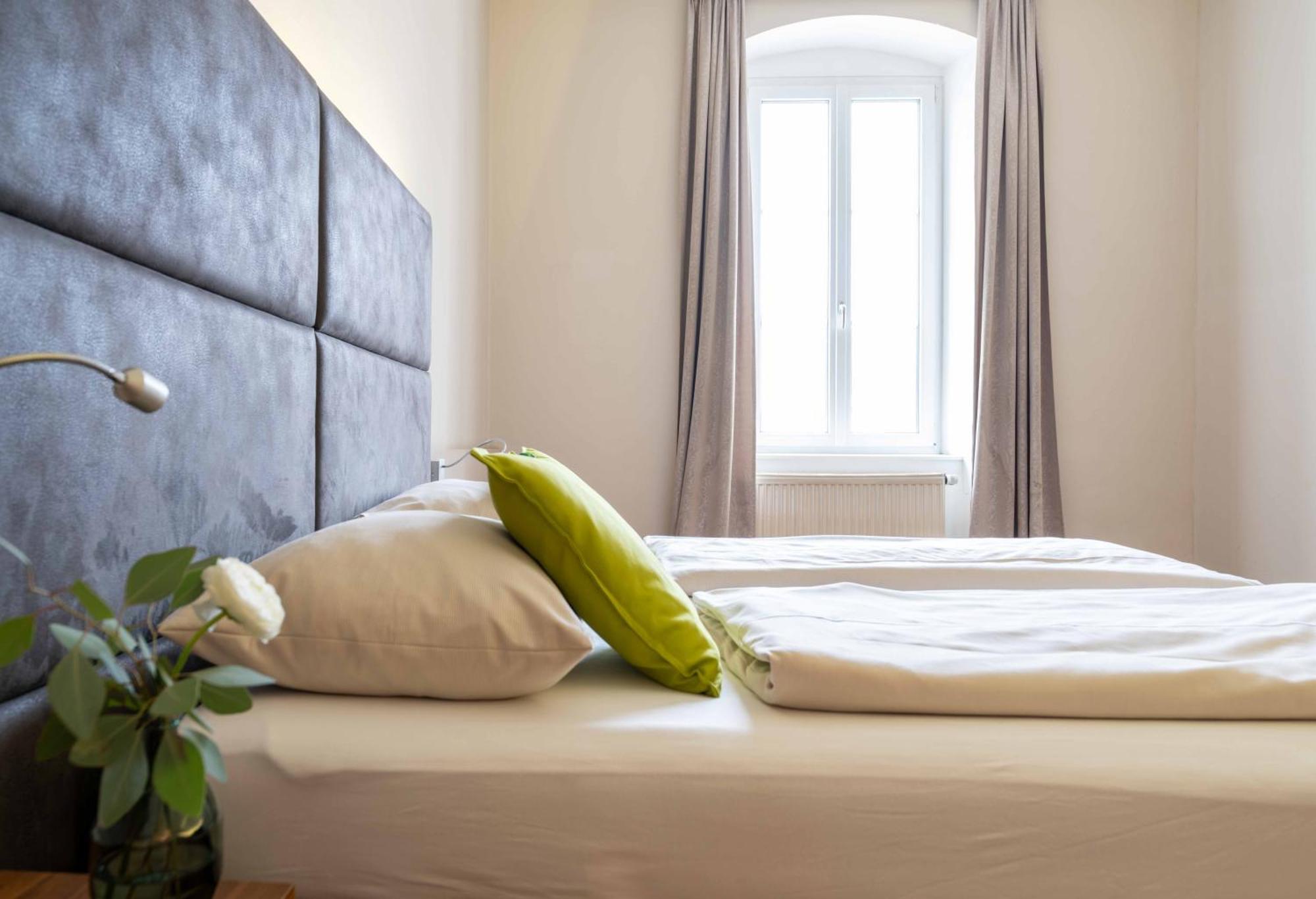 Eee Hotel Perg Bagian luar foto