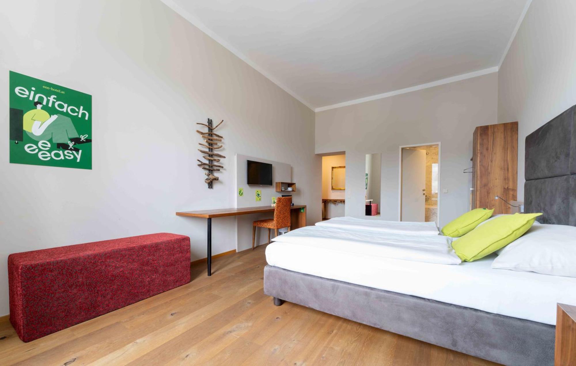 Eee Hotel Perg Bagian luar foto