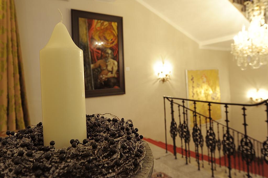 Eee Hotel Perg Bagian luar foto