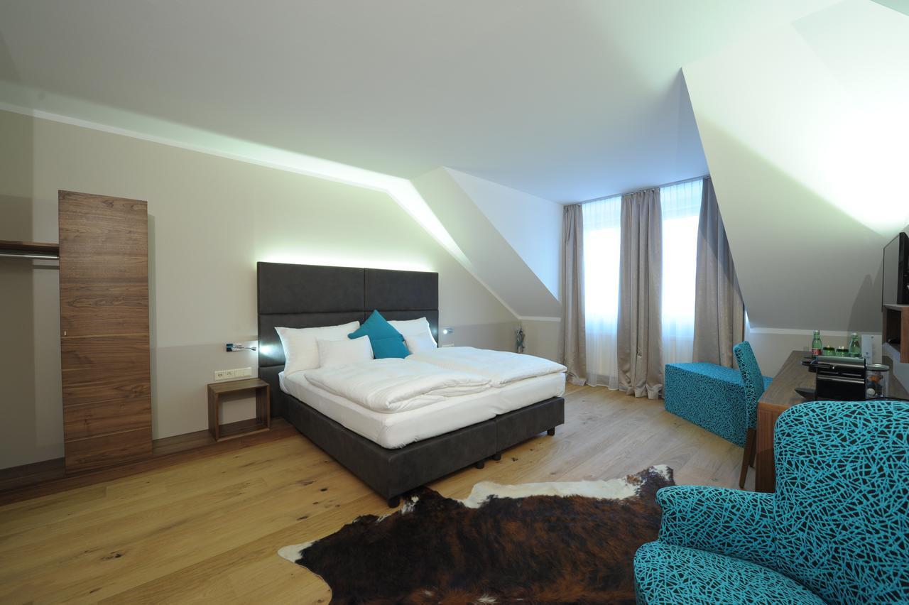 Eee Hotel Perg Bagian luar foto
